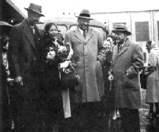 Alphaeus Hunton, Dorothy Hunton, Paul Robeson, W. E. B. Du Boix